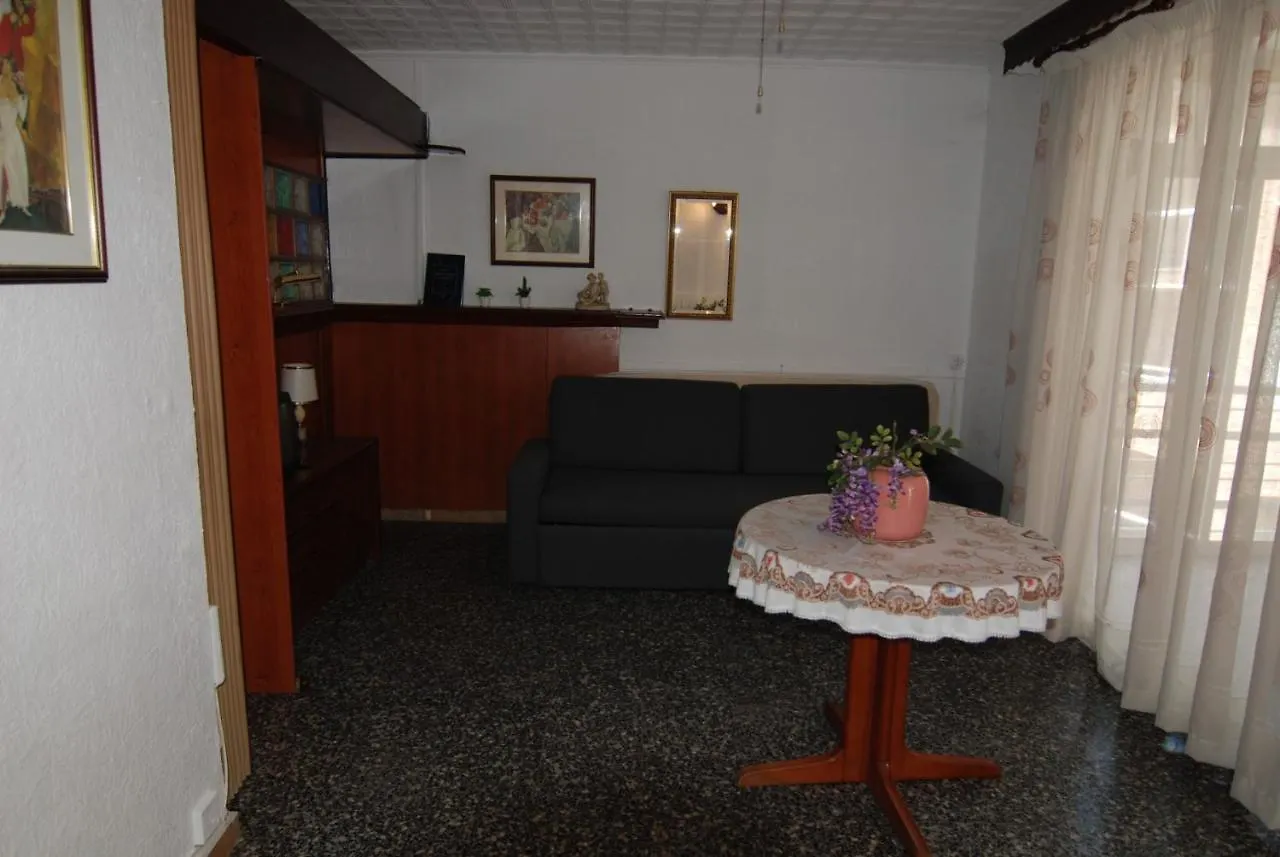 Alexis Basic Apartment Salou